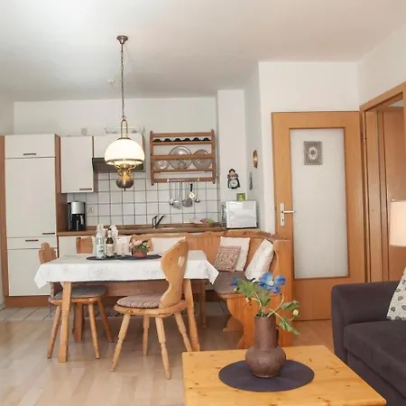 Almroeserl -225- Apartment Mittenwald