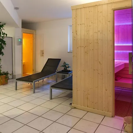 Almroeserl -225- * Mittenwald